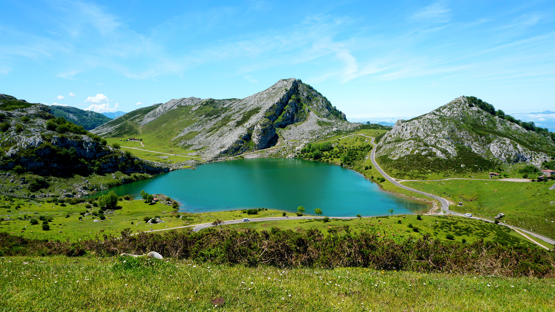 Los Lagos De Covadonga Casa Entre Sueve Y Picos